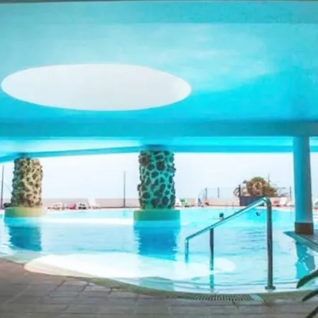 Two Bedroom Apartment, Island Village Heights アパート *